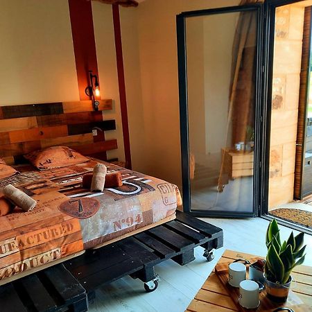 Bien Etre Simple Hotel Villajou Екстериор снимка