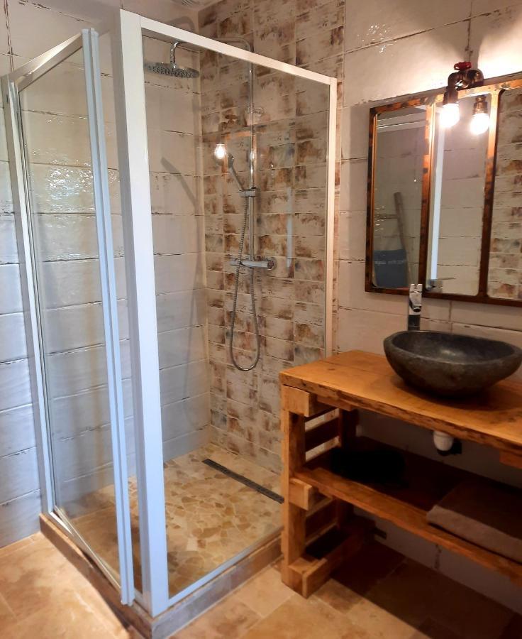 Bien Etre Simple Hotel Villajou Екстериор снимка